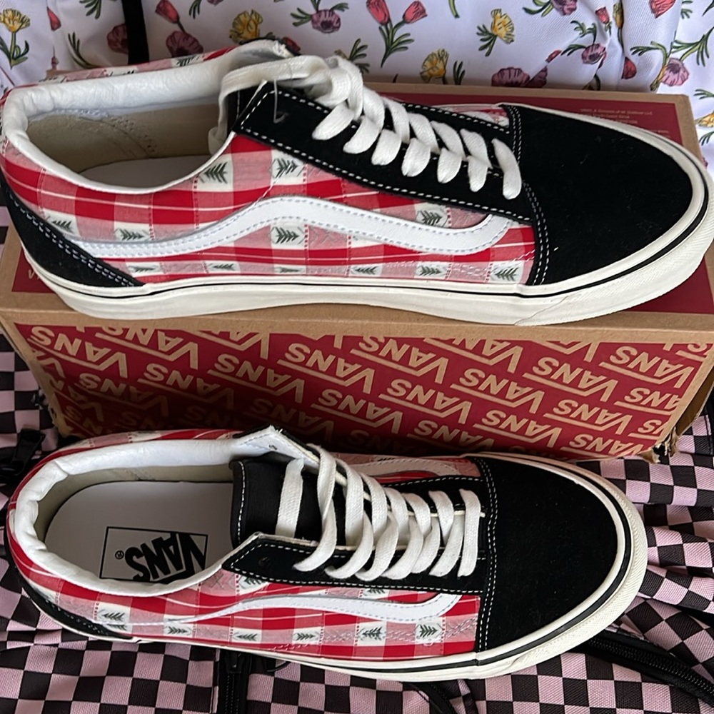 Vans Men’s Old Skool 36 D
Anaheim Factory 0g Plaid
VN0A4BW3RED
Sneakers - Picture 3 of 16